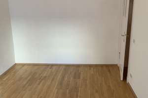 Schöne und ruhige 1-Zimmer Altbauwohnung nahe Spreebogen! Bezugsfrei! – Jagowstr. 17, 10555 Moabit, Berlin – Vorschaubild 8