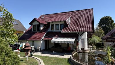 Familienparadies mit traumhaftem Garten, Pool und Koi-Teich