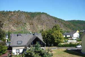 ***TOLLE ETAGENWOHNUNG MIT 2 BALKONEN UND GARAGE***