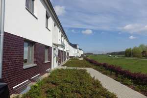 3 Zimmer mit Wannenbad, Abstellkammer und Einbauküche