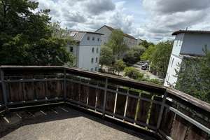 Helle 3-Zimmer-Whg. mit sonnigem Balkon