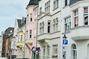 Absolute Rarität! Historisches Stadthaus in bester Lage von Oberkassel! – Die vollständige Adresse der Immobilie erhältst du vom Anbieter., 40545 Oberkassel, Düsseldorf – Vorschaubild 2
