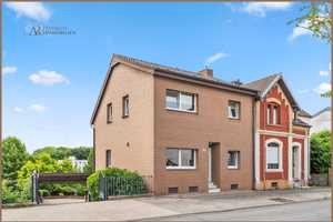 Attraktive Doppelhaushälfte mit Garten, Doppelgarage und viel Potenzial – Rhein-Erft-Kreis – Vorschaubild 1