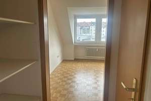 Attraktive und gut geschnittene 3-Zimmer-Wohnung mit Balkon und EBK – Boettgerstraße 7, 45147 Holsterhausen, Essen – Vorschaubild 4