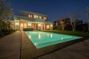 Aussergewöhnliche Bauhausvilla mit Außenpool und Basketballplatz nahe Düsseldorf mit 400 qm Fläche – Die vollständige Adresse der Immobilie erhältst du vom Anbieter., 47803 Inrath/Kliedbruch, Krefeld – Vorschaubild 3