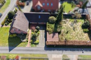 Einfamilienhaus in zentraler und ruhiger Wohnlage auf einem großzügigen Grundstück! – Die vollständige Adresse der Immobilie erhältst du vom Anbieter., 26810 Westoverledingen – Vorschaubild 2