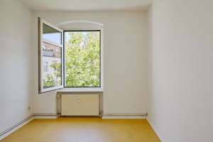 Leben in Kreuzberg: Stilvolle 2-Zimmer-Altbauwohnung mit großzügigem Grundriss – Wrangelstraße 90, 10997 Kreuzberg, Berlin – Vorschaubild 3