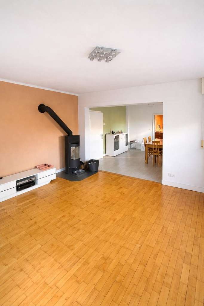 Immobilie in Wadgassen - Waldrandlage mit viel Platz - Einfamilienhaus mit Substanz für Ihre Ideen - Bild 3