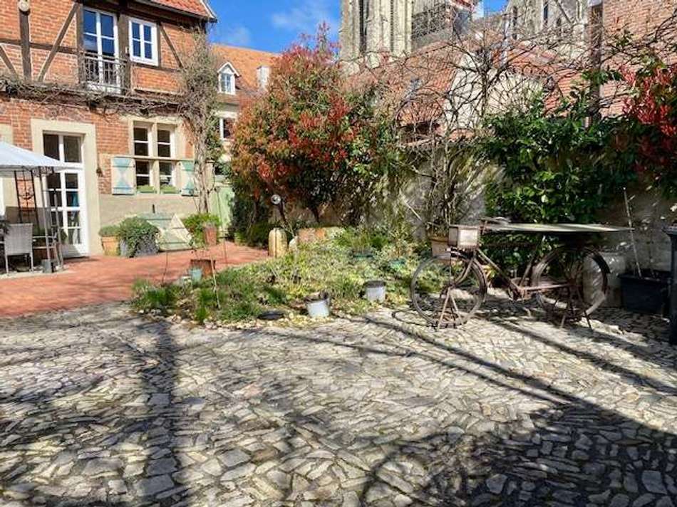 Garten bzw. Innenhof Ansicht 6