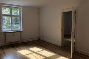 Sanierte 3-Zimmerwohnung ohne Balkon aber mit Zugang zum Gemeinschaftsgarten frei ab 1. Juli 2026 – Fuhlsbüttler Straße 468, 22309 Barmbek-Nord, Hamburg – Vorschaubild 2
