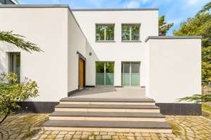 Exklusive Bauhaus-Villa mit großem Garten und 5 Zimmern