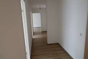 Ideal für Berufstätigen-WG – 4-Zimmer-Wohnung mit vier Balkonen, zwei Bädern & Stellplätzen – Die vollständige Adresse der Immobilie erhältst du vom Anbieter., 50858 Junkersdorf, Köln – Vorschaubild 10