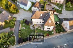 Komfortables Familienhaus mit Fußbodenheizung – Die vollständige Adresse der Immobilie erhältst du vom Anbieter., 95131 Schwarzenbach am Wald – Vorschaubild 1