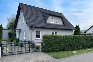 Effizientes Einfamilienhaus mit Erdwärme, Garage & Garten - provisionsfrei