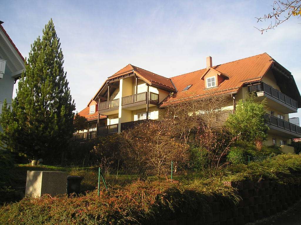Immobilie in Klingenberg - Vermietete 2-Zi.-Wohnung mit Terrasse und TG-Stellplatz in grüner Lage von Höckendorf - Bild 0