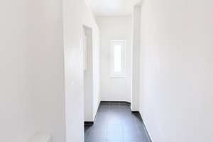 Helle 2-Zimmer-Wohnung mit großzügigem Eingangsbereich und Weitblick – 60316 Ostend, Frankfurt am Main – Vorschaubild 13