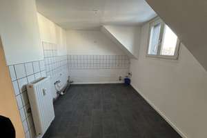 Dein begehbarer Kleiderschrank mit Wohnung drumherum - helle 3-Zimmer im DG – Dzondistraße 3, 6112 Nördliche Innenstadt, Halle (Saale) – Vorschaubild 9