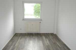 Frisch renovierte 3-Zimmer Wohnung mit Balkon, nahe FH und Köln Arcaden – Feldbergstr. 14, 51105 Köln – Vorschaubild 3