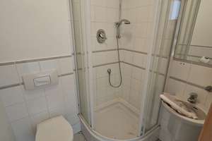 Helle DG-Wohnung mit Galerie, ca. 64 m² WZ, Kamin, Gäste-WC, gr. Balkon, Lift, SP mgl. – Die vollständige Adresse der Immobilie erhältst du vom Anbieter., 4103 Zentrum-Südost, Leipzig – Vorschaubild 18