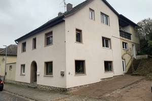 Einfamilienhaus mit Einliegerwohnung – Die vollständige Adresse der Immobilie erhältst du vom Anbieter., 55597 Wöllstein – Vorschaubild 1