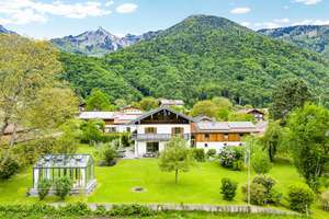 Rarität: 
2014 liebevoll kernsaniertes Anwesen im Landhaus-Stil mit Alpenblick in malerischer Lage – Die vollständige Adresse der Immobilie erhältst du vom Anbieter., 83259 Schleching – Vorschaubild 2