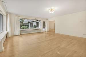 Bremen-Oberneuland: großzügiges freist. Einfamilienhaus mit 5 Zimmern, großem Grundstück und Garage – Die vollständige Adresse der Immobilie erhältst du vom Anbieter., 28355 Oberneuland, Bremen – Vorschaubild 12