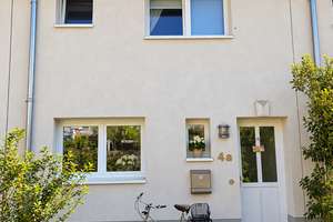 Sonniges Reihenmittelhaus mit Südterrasse und Garten in ruhiger Privatstrasse – 51141 Porz (Ortsteil), Köln – Vorschaubild 2