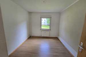 Ab sofort: Schicke EG-Wohnung mit Balkon und Blick ins Grüne – Jostenstr. 11, 40599 Düsseldorf – Vorschaubild 2