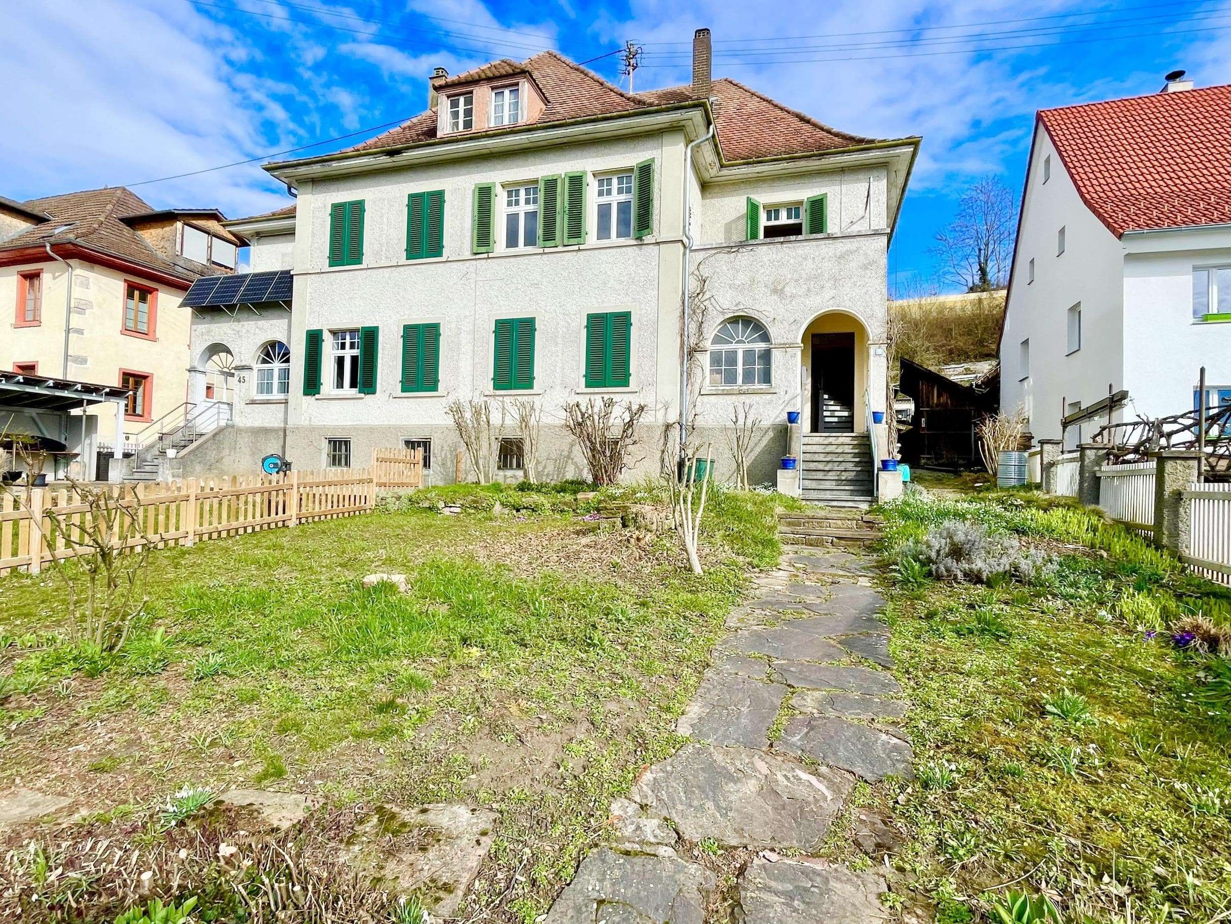 für den Handwerker: 4-Zimmer Wohnung im Stil einer DHH mit Garten und Schopf in Kleinkems, Lörrach Kreis – Bild 1