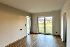 Jetzt Miete möglich! Winkelbungalow 5 km bis Neubrandenburg, Baujahr 2022, Doppelgarage, EBK,Carport – Die vollständige Adresse der Immobilie erhältst du vom Anbieter., 17039 Sponholz – Vorschaubild 14