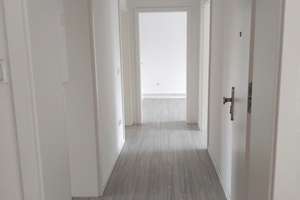 Renovierte 3 Zimmer Wohnung mit Balkon in Gelsenkirchen zu vermieten – Grimmstraße 22, 45883 Heßler, Gelsenkirchen – Vorschaubild 10