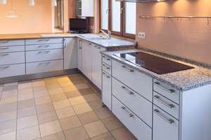 Bungalow  mit Tradition und Charme 
Großer Anbau gewerblich nutzbar  -  herrliches Grundstück in ... – Die vollständige Adresse der Immobilie erhältst du vom Anbieter., 24768 Rendsburg – Vorschaubild 8