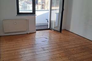 Für Altbauliebhaber mit hohen Decken, Echtholzfußboden, Balkon,  Badezimmer in weiß – Die vollständige Adresse der Immobilie erhältst du vom Anbieter., 40227 Oberbilk, Düsseldorf – Vorschaubild 1
