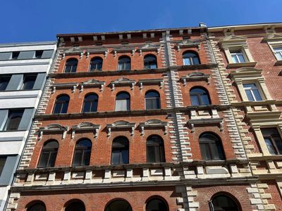Schön geschnittene Wohnung in zentraler Lage mit Einbauküche!