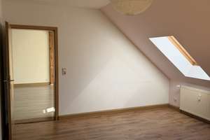 sonnendurchflutete Dachgeschosswohnung – Hainstrasse 104, 9130 Sonnenberg, Chemnitz – Vorschaubild 2