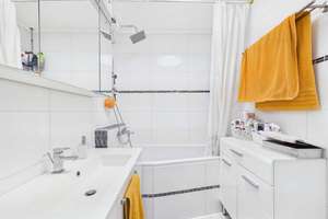 Wohnen mit Komfort: Hochwertige 4-Zimmer-Wohnung mit Einbauküche, Balkon & Garage in Regensburg! – Die vollständige Adresse der Immobilie erhältst du vom Anbieter., 93057 Reinhausen, Regensburg – Vorschaubild 5