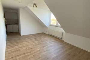 Renoviertes Dachgeschoss Apartment in Düsseldorf-Hassels – 40599 Hassels, Düsseldorf – Vorschaubild 2