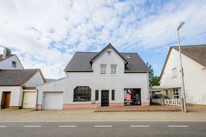 Großzügiges Einfamilienhaus mit Möglichkeiten zentral in Jöllenbeck – Die vollständige Adresse der Immobilie erhältst du vom Anbieter., 33739 Jöllenbeck, Bielefeld – Vorschaubild 2