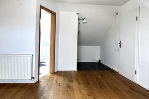 Bezugsfreie, exklusive 4-Zimmer-Maisonette mit Balkon, Kamin & Garage - 7 min zur Tram in Göggingen! – Habsburgstraße 15, 86199 Göggingen-Süd, Augsburg – Vorschaubild 14
