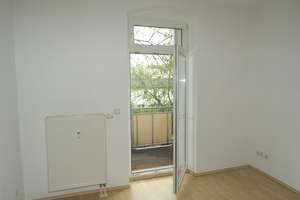 Schickes Wannenbad mit Fenster - S/O-Balkon - Stellpatz – Mosentraße 4, 9130 Sonnenberg, Chemnitz – Vorschaubild 8