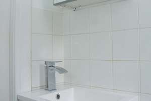2 Zimmer Altbauwohnung * Erstbezug nach Renovierung * EBK * Loggia * Mitbenutzung Grünanlage – Die vollständige Adresse der Immobilie erhältst du vom Anbieter., 13189 Pankow (Ortsteil), Berlin – Vorschaubild 7
