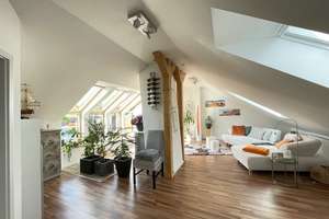 Wohntraum auf zwei Ebenen: 3,5-Zimmer-Maisonette mit ca. 127 m² Wohnfläche & Stellplatz in Nürnberg – Die vollständige Adresse der Immobilie erhältst du vom Anbieter., 90478 Glockenhof, Nürnberg – Vorschaubild 2
