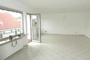 N-Werderau: Schöne 3-Zi-Whg. im 1.OG eines 3-FH, großer Balkon, Blick ins Grüne, Garage, 2 Keller – Die vollständige Adresse der Immobilie erhältst du vom Anbieter., 90441 Werderau, Nürnberg – Vorschaubild 2
