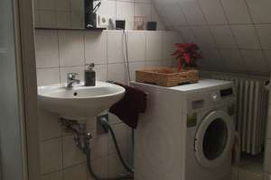 Gepflegte, teilmöbilierte 1-Zimmer-DG-Wohnung mit Einbauküche in Mannheim-Neckarau – 68199 Neckarau, Mannheim – Vorschaubild 5