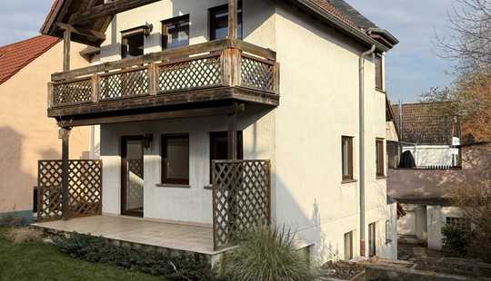 Bild von Zwei Häuser auf einem Grundstück:  top geeignet zum Mehrgenerationenwohnen