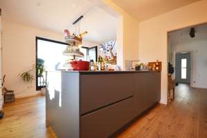 Repräsentatives Architektenhaus mit Dachterrasse, Wintergarten, Sauna und traumhaftem Weitblick – Die vollständige Adresse der Immobilie erhältst du vom Anbieter., 40627 Unterbach, Düsseldorf – Vorschaubild 4