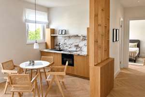 Kernsanierte, möblierte 2-Zimmer Wohnung in TOP-Lage / ab 01.09 / 24 Monate