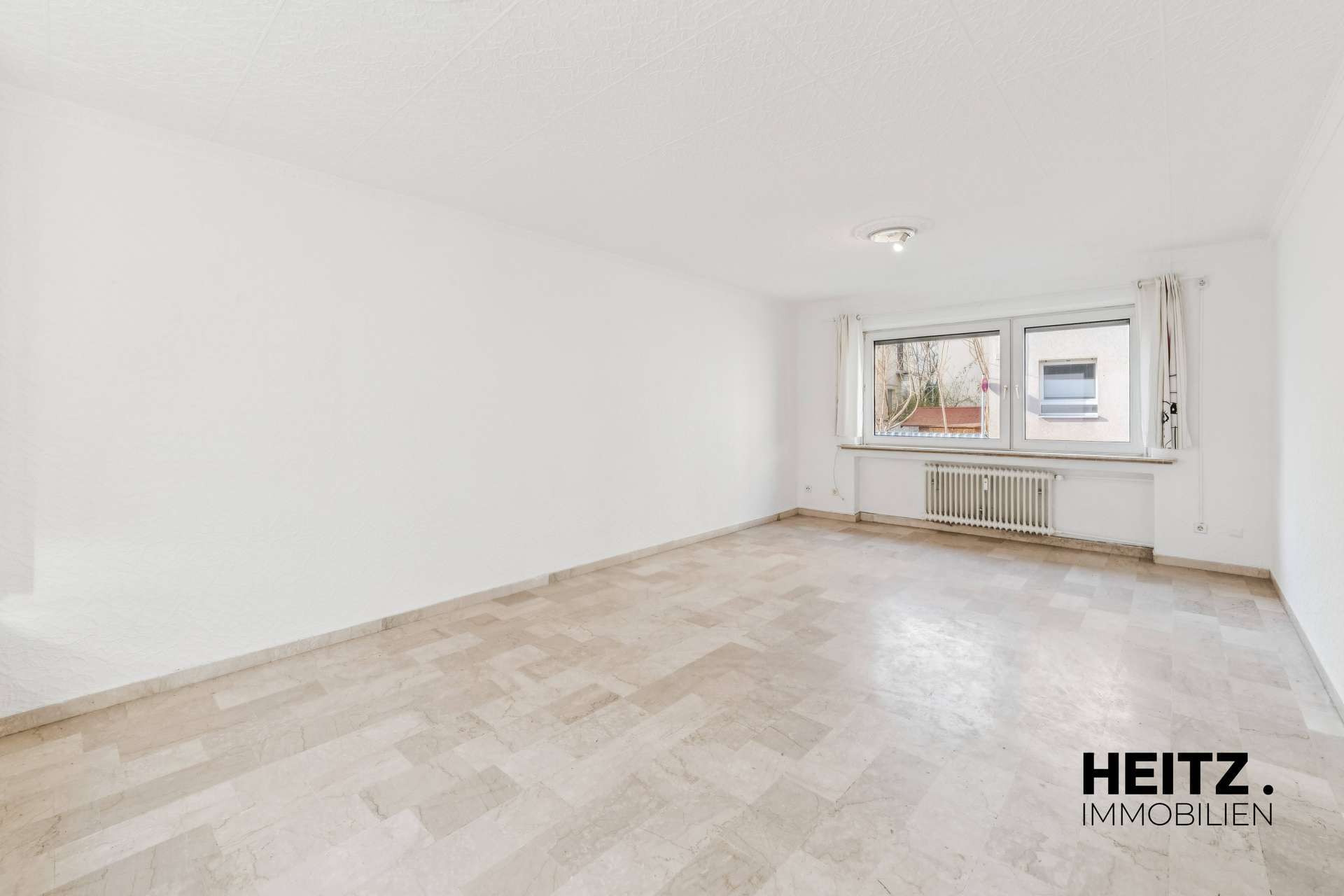 Hausgefühl inklusive: 4-Zimmer-Wohnung mit Entwicklungspotenzial, Frankfurt am Main – Bild 3