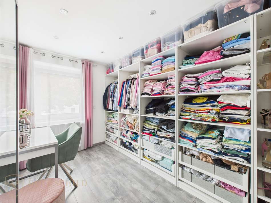 Begehbarer Schrank