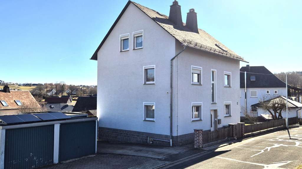 Immobilie in Stammbach - Saniertes Einfamilienhaus mit Einliegerwohnung - Bild 0